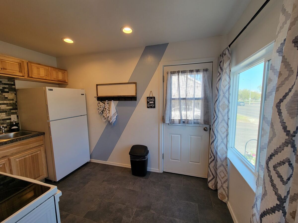 229 Addison photo 5