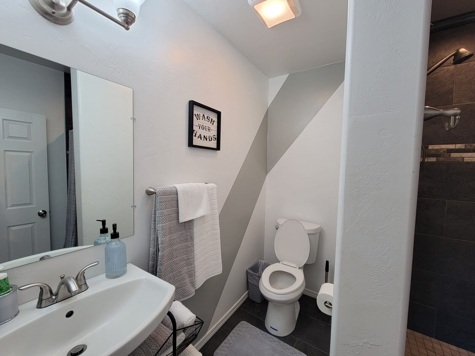 229 Addison photo 15