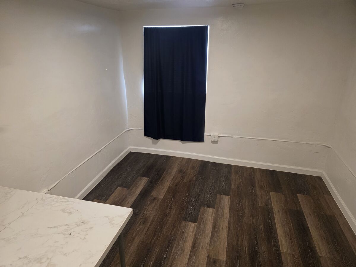 354 4th Ave Apt 4 - Photo 2