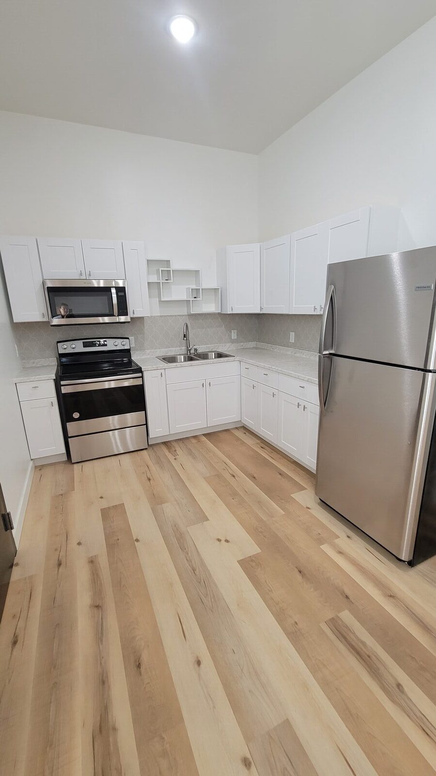 420 Main Apt 4 - Photo 2