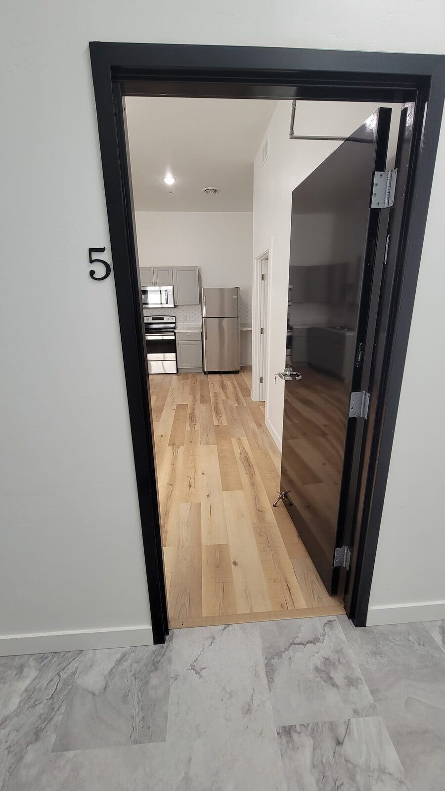 420 Main Apt 5 - Photo 1