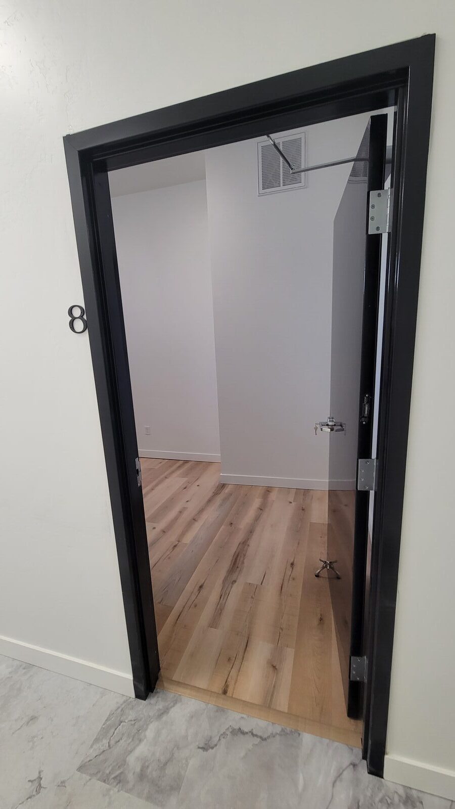 420 Main Apt 8 - Photo 1