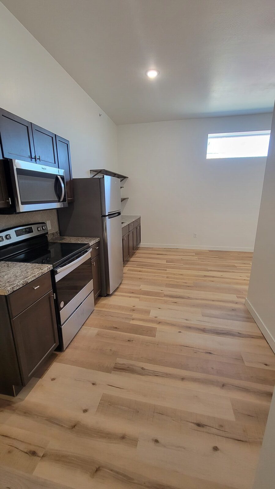 420 Main Apt 8 - Photo 2