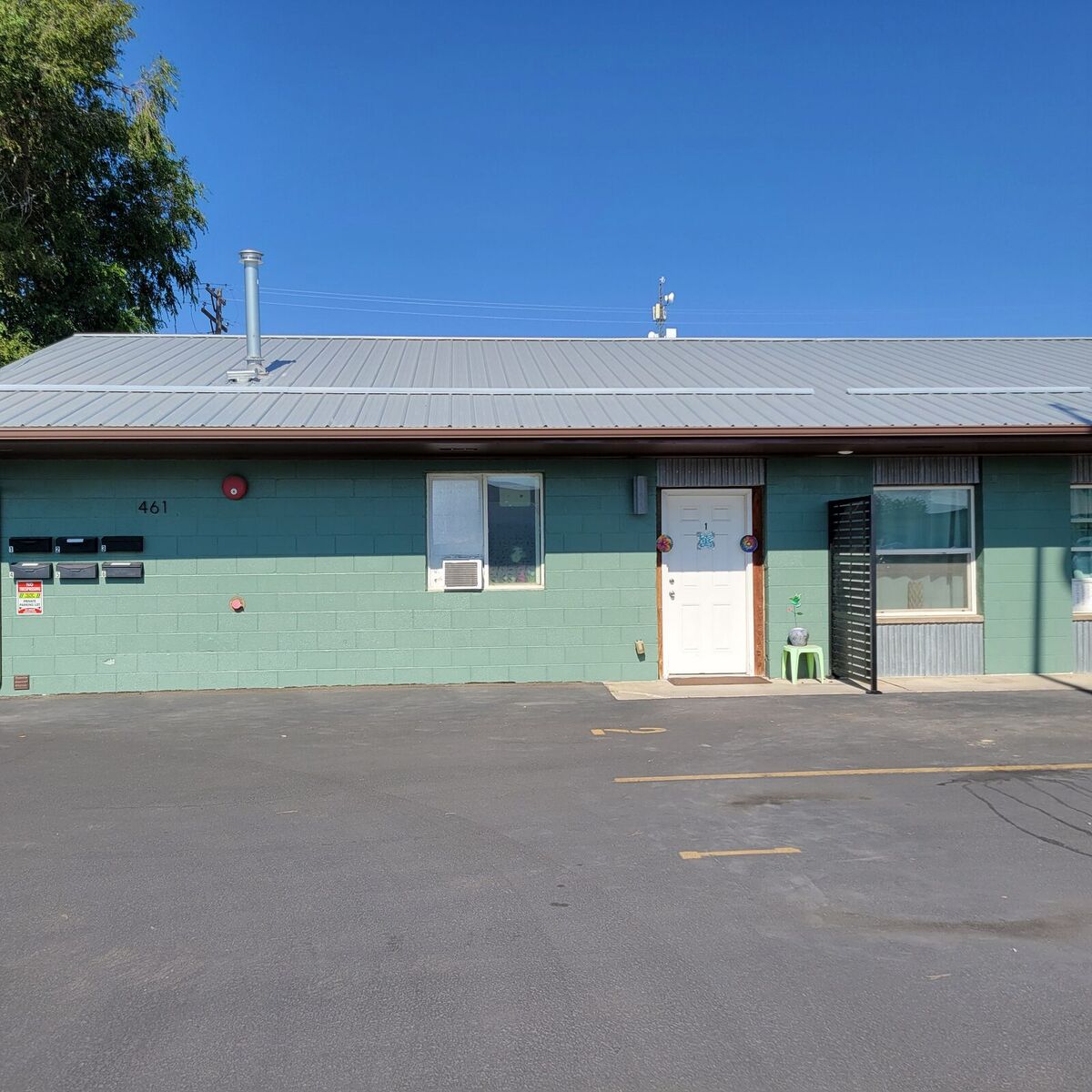 461 2nd S - Common Area