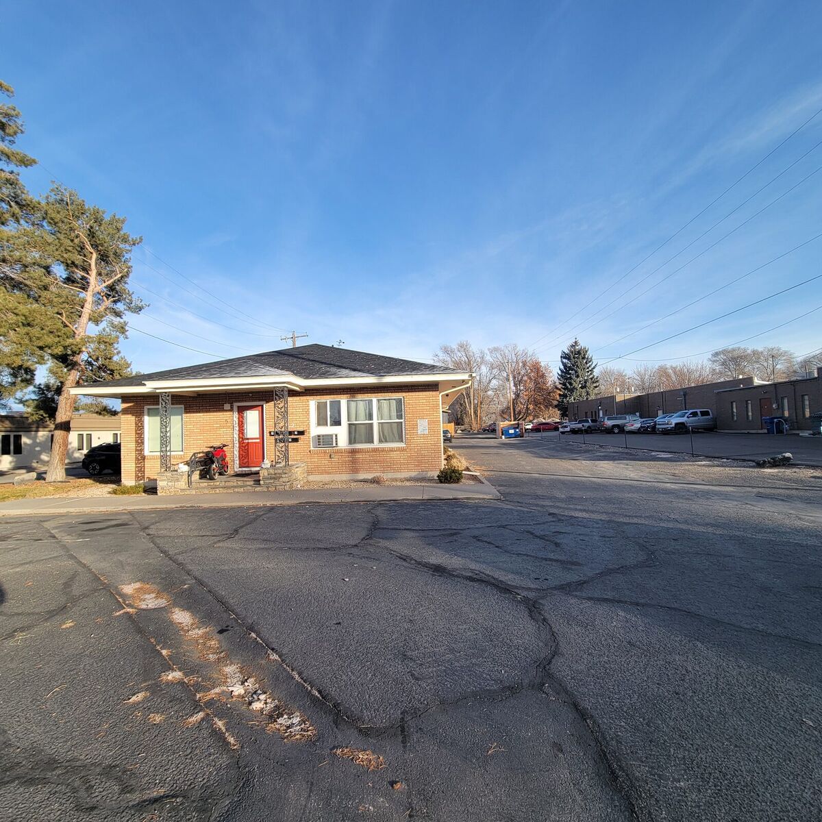 552 Shoup - Common Area