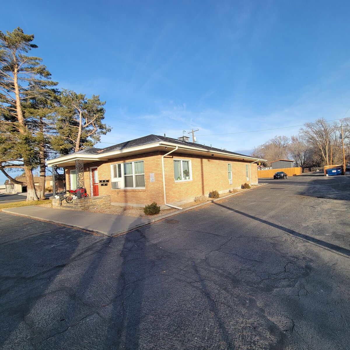 552 Shoup - Common Area