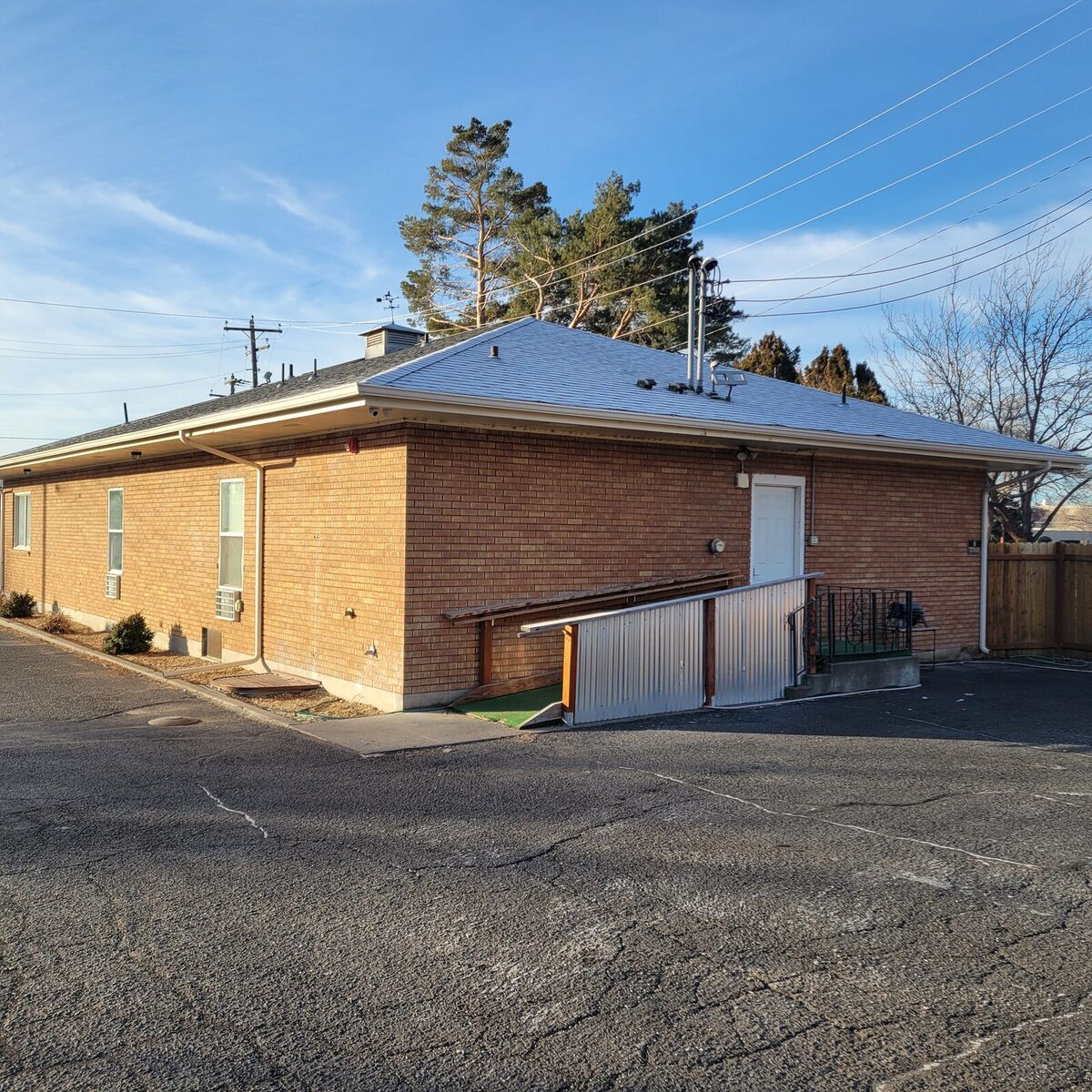 552 Shoup - Common Area