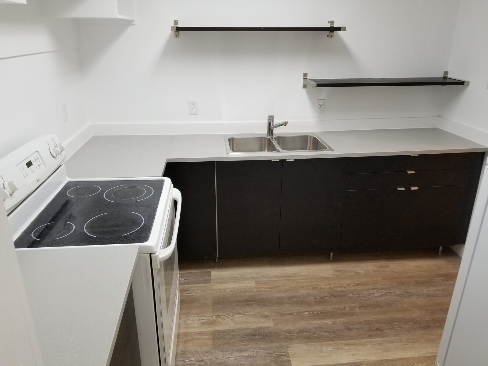 552 Shoup Apt 2 - Photo 2