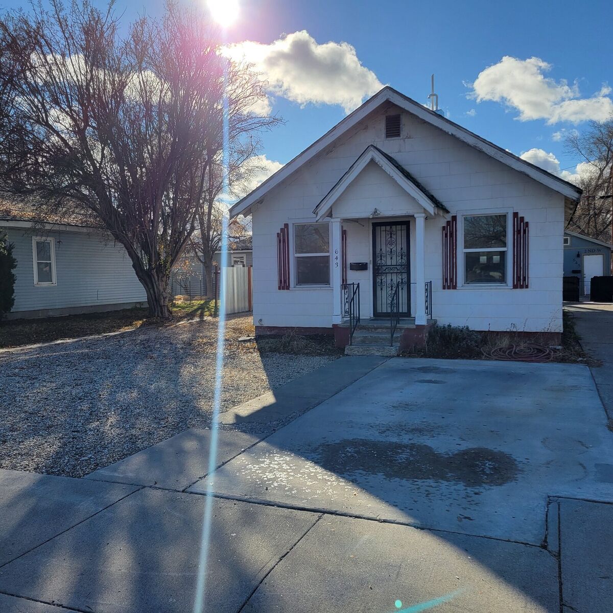 643 2nd Ave W - Photo 4