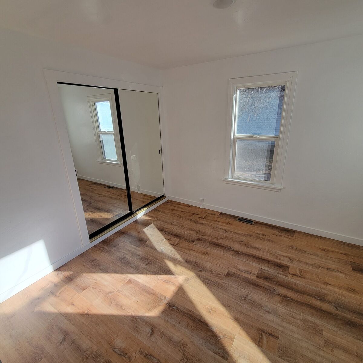 643 2nd Ave W - Photo 11