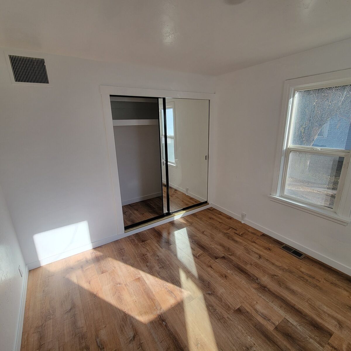 643 2nd Ave W - Photo 16