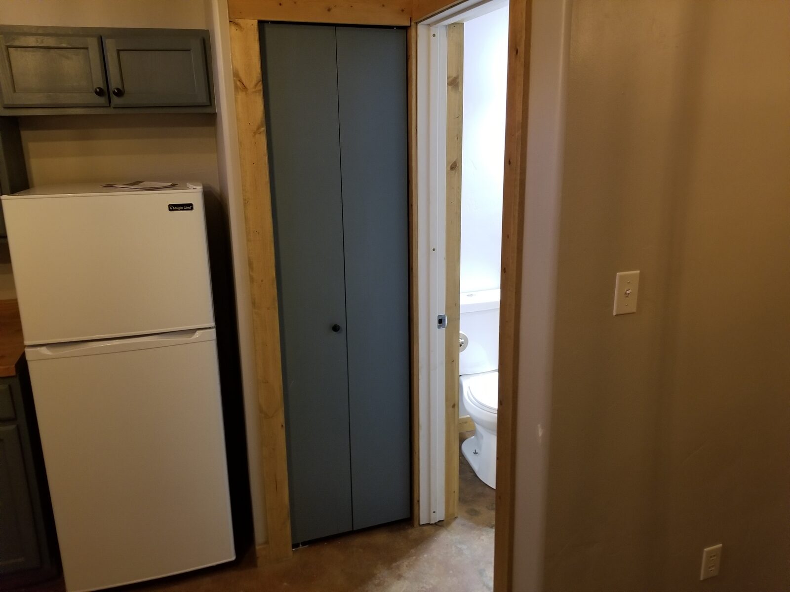 645 2nd Ave W - Photo 11